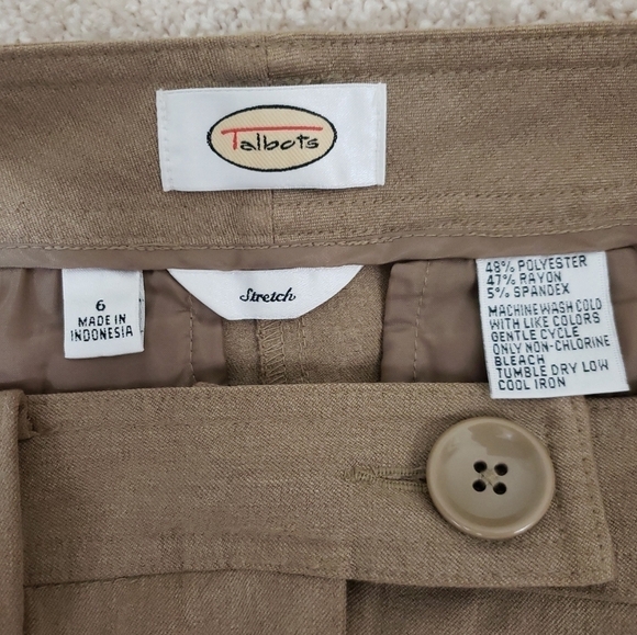 Talbots~Woman Size 6~Beige Straight Leg Classic Trouser Dress Pants Stretch. - Picture 4 of 8